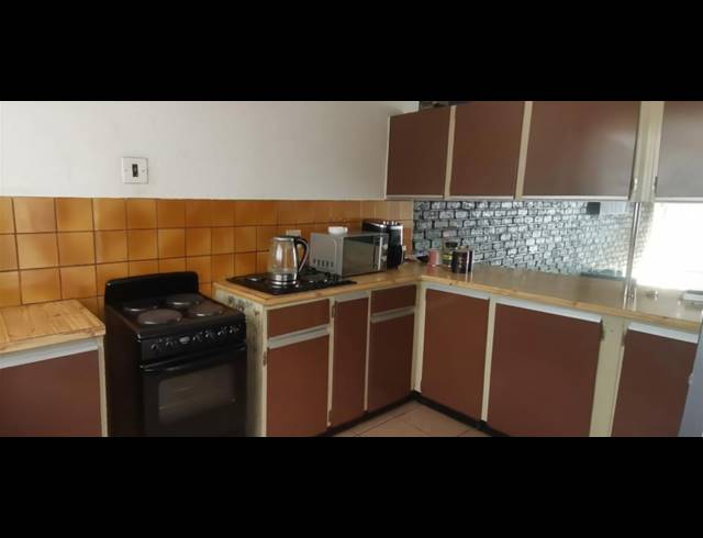 2 BEDROOM FLAT FOR SALE IN VEREENIGING CENTRAL